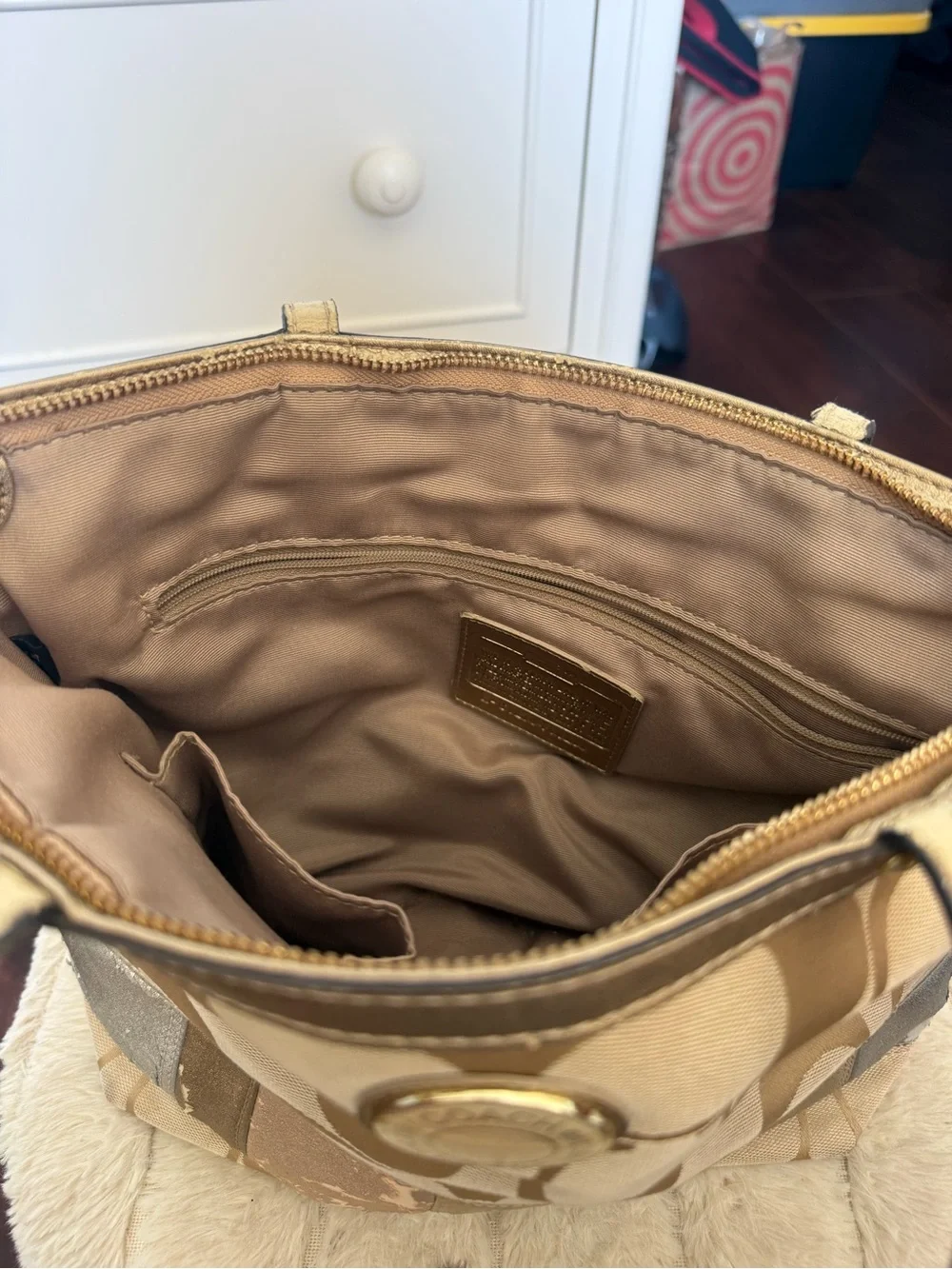 Coach tote signature