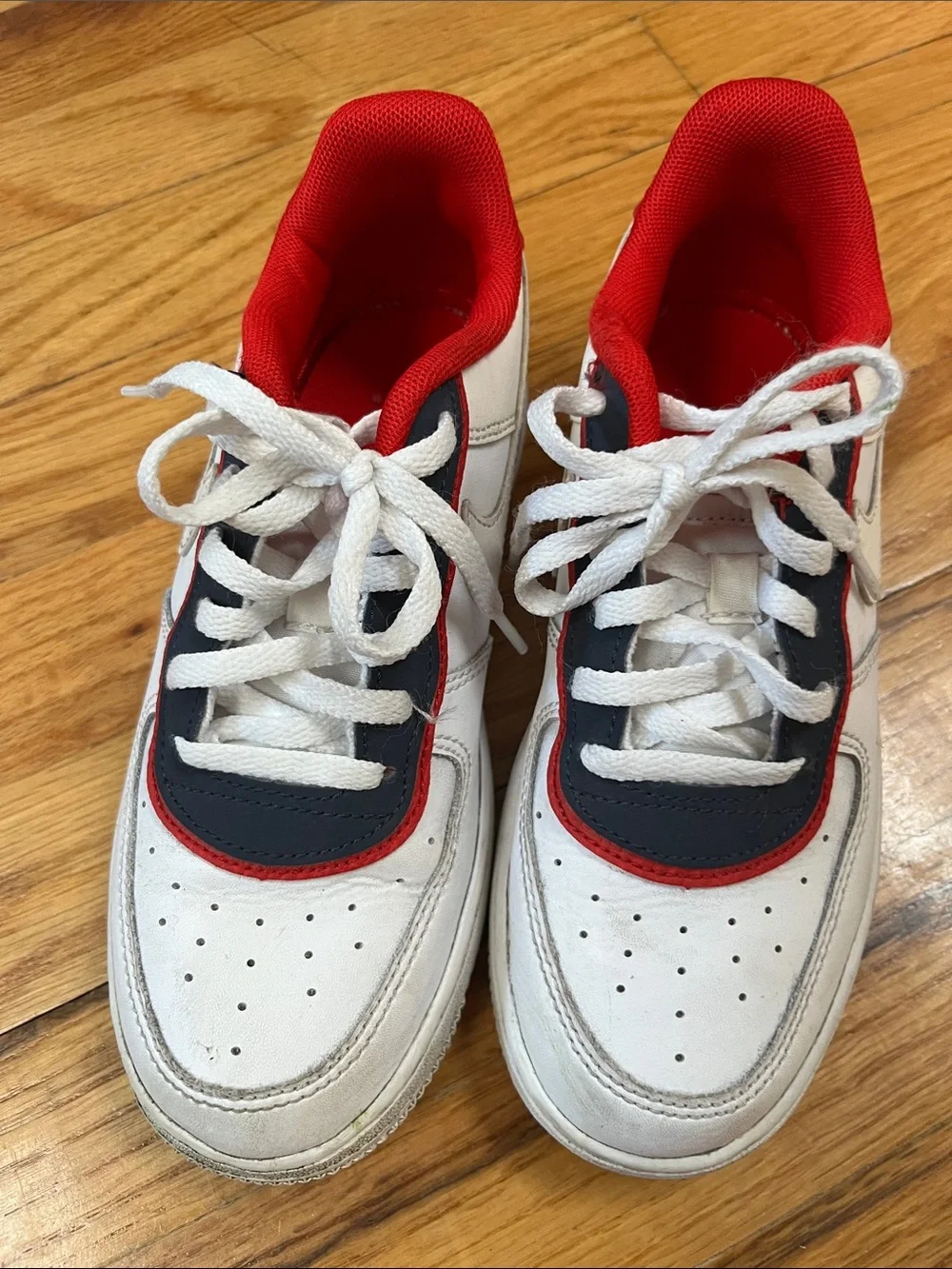 Nike Kids White, Navy & Red Low-Top Sneakers
