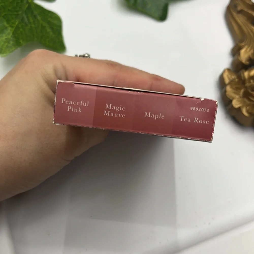 Laura Geller new box