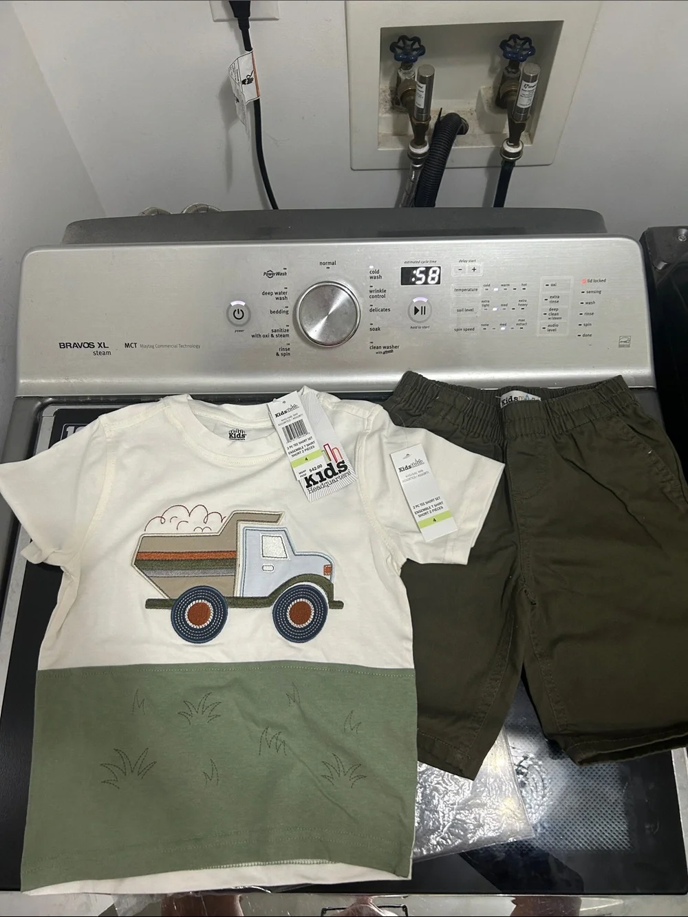 Boys size 4 new nwt 2 piece outfit matching set tee short dump truck