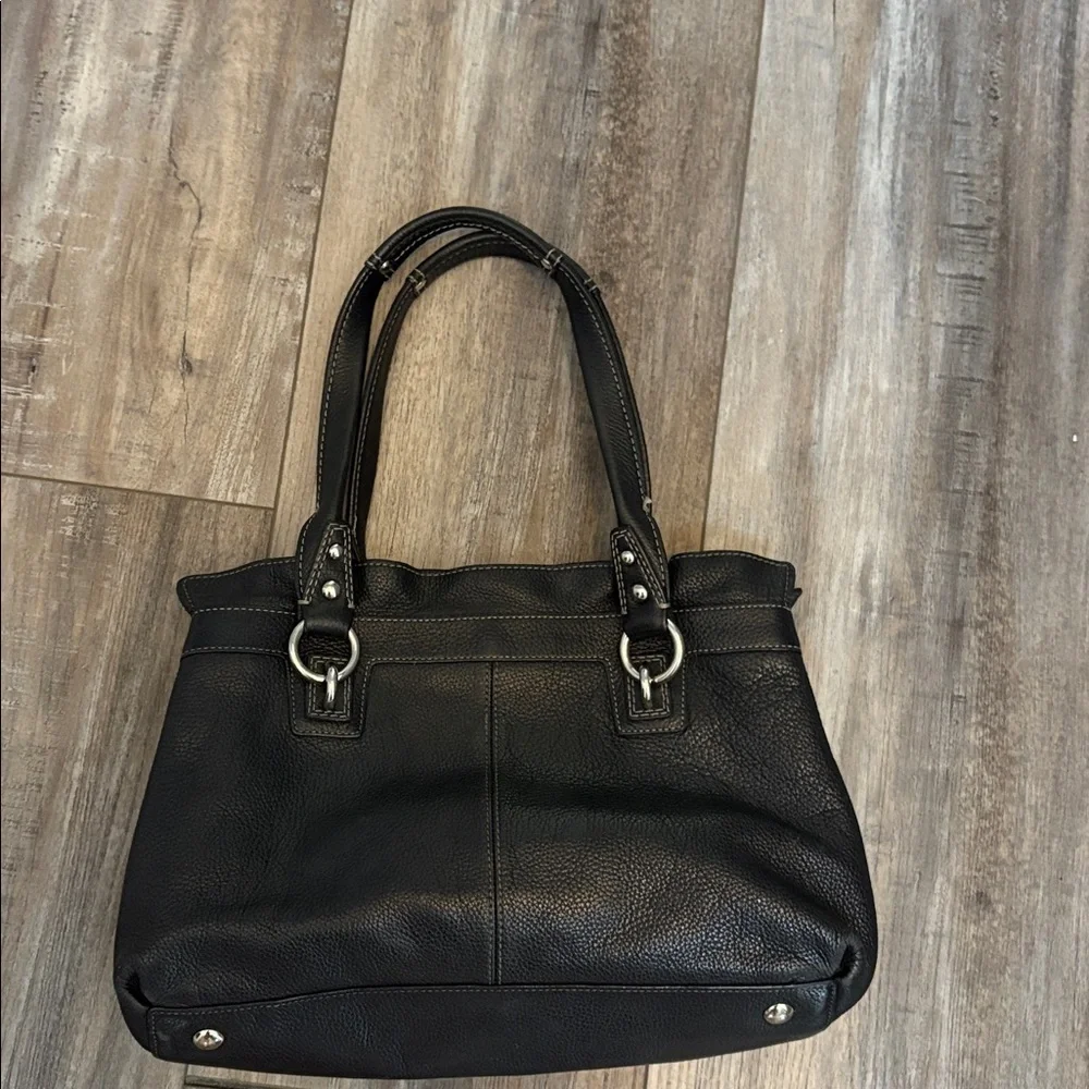 Coach pebbles black