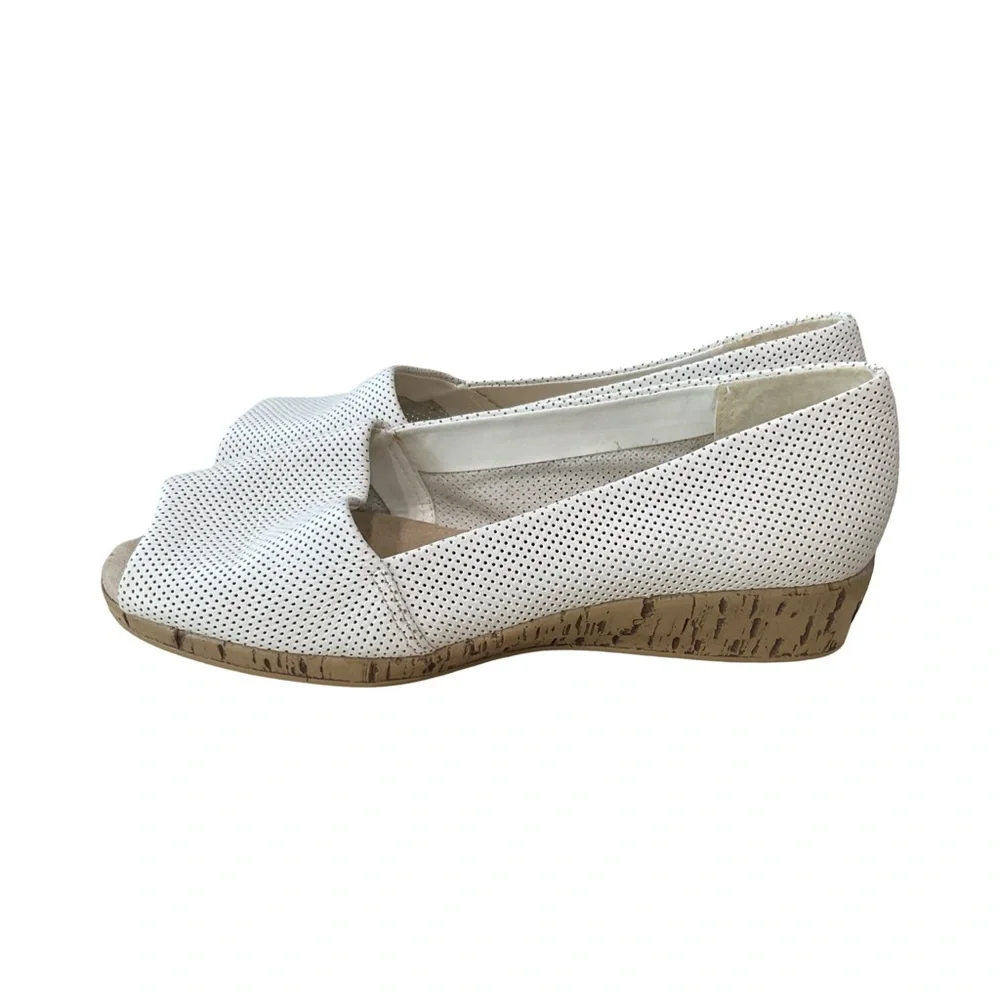 AEROSOLES comfort brand wedge