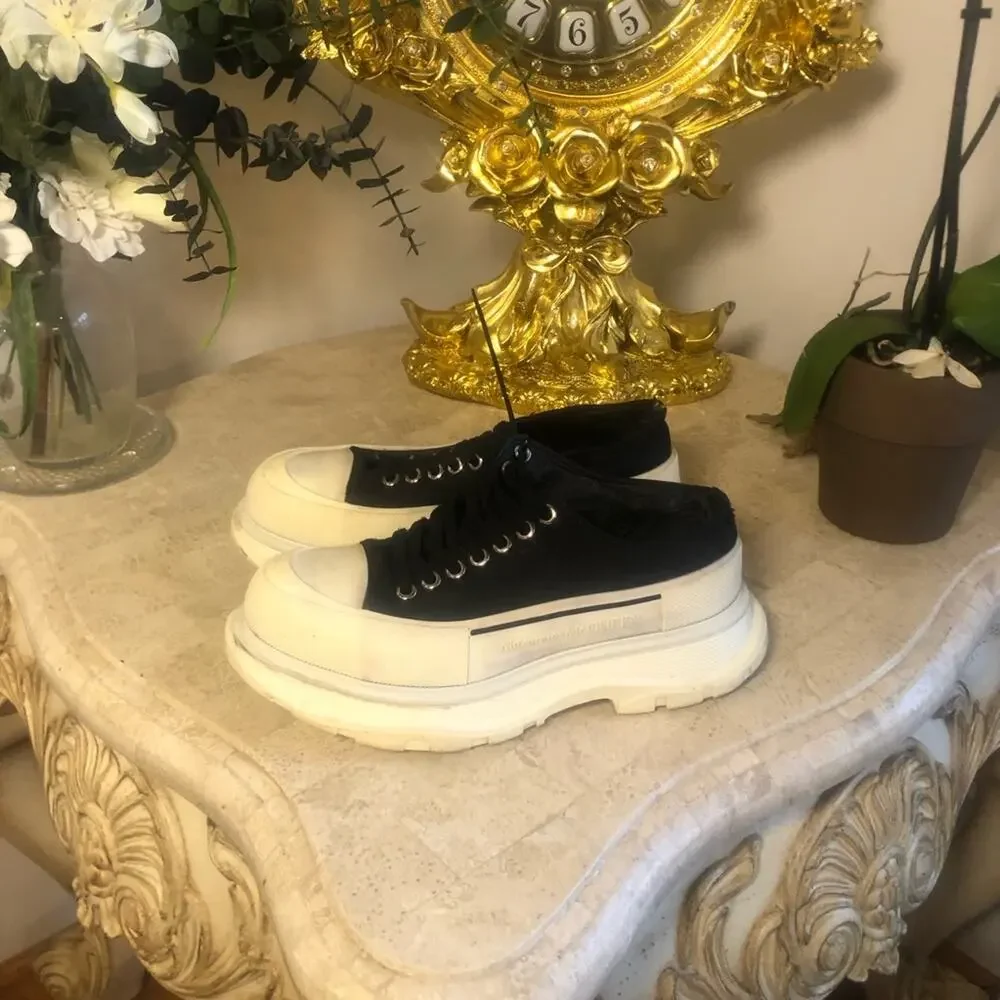 Alexander McQueen alexander mcqueen