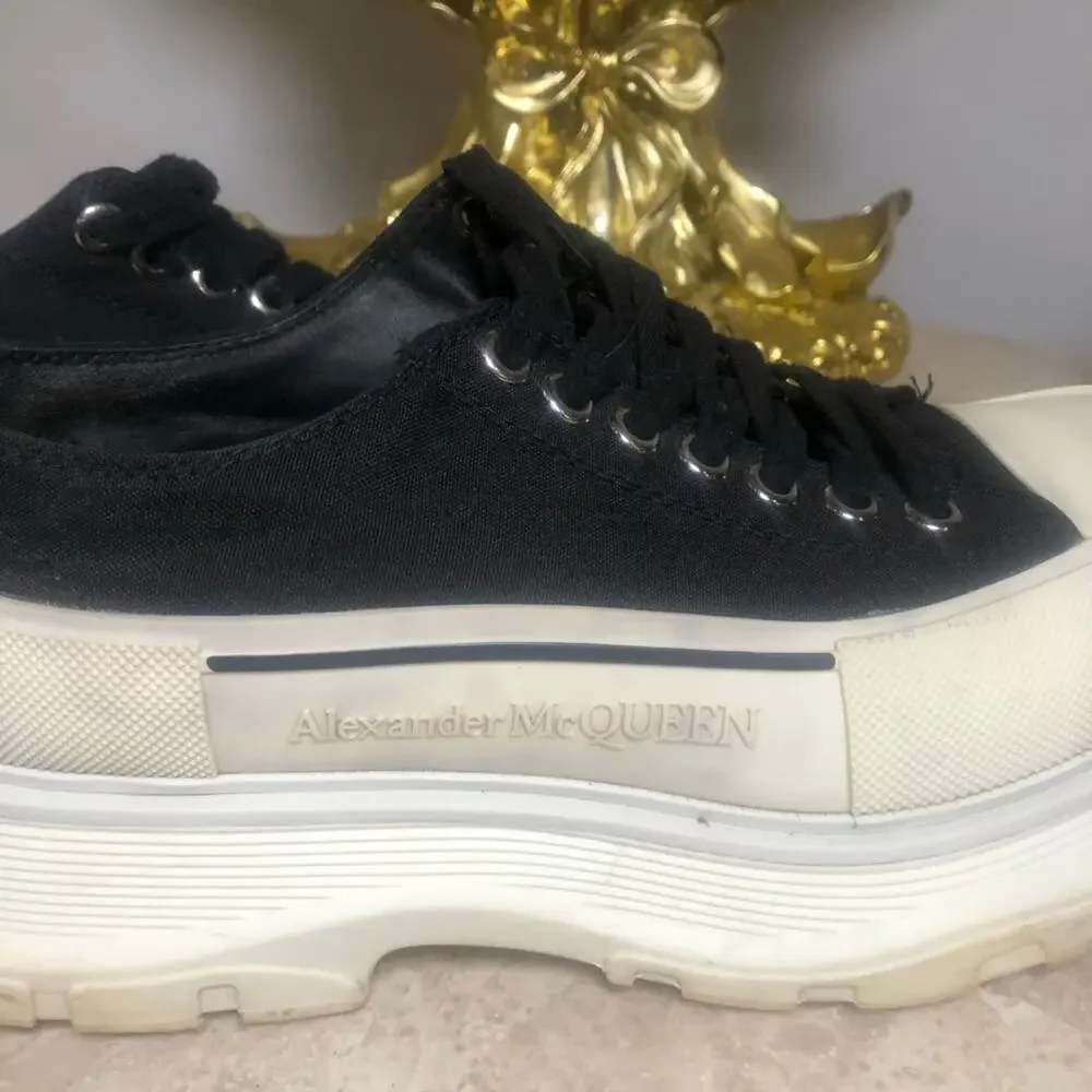 Alexander McQueen alexander mcqueen