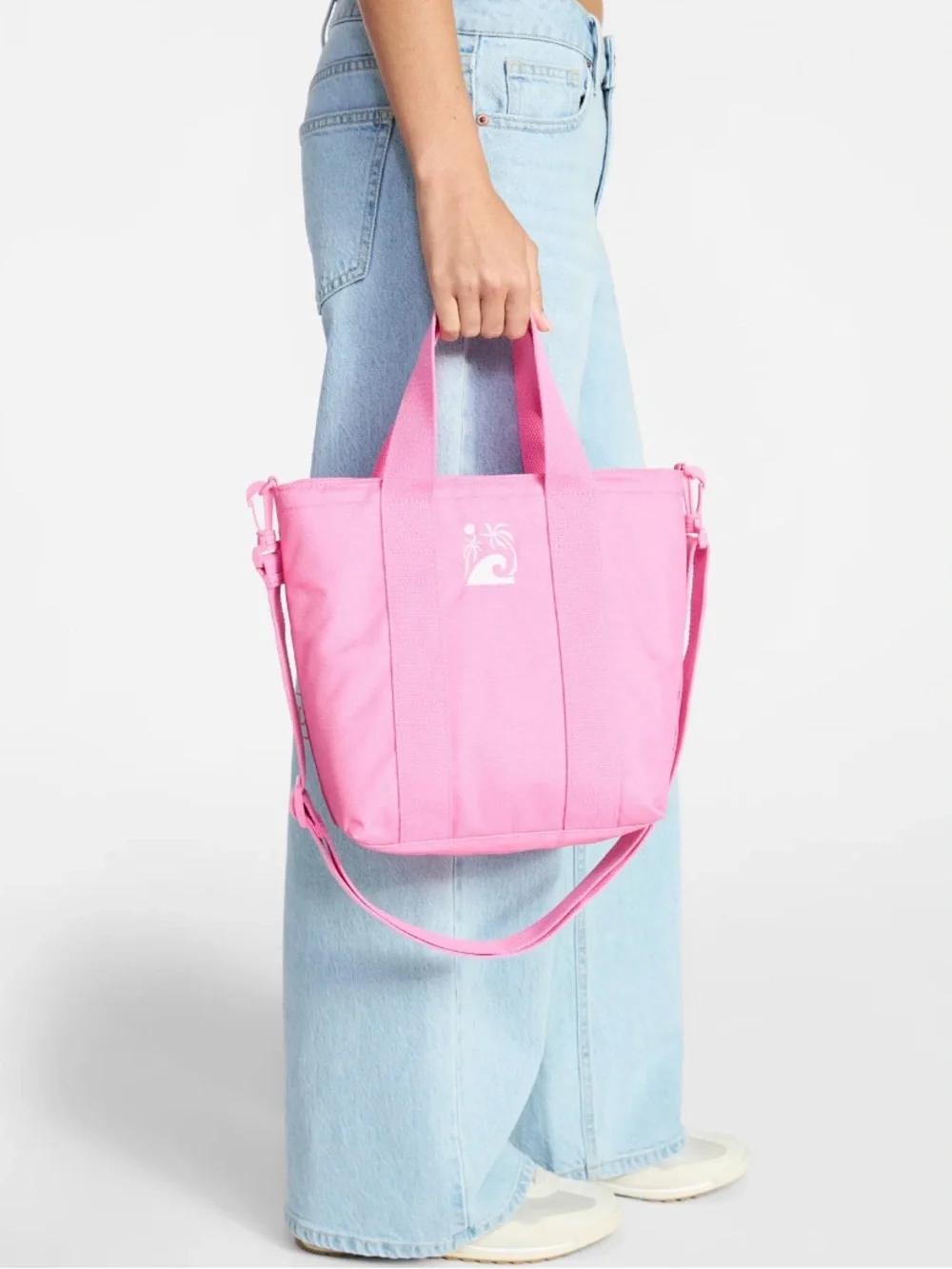 No Boundaries beach tote