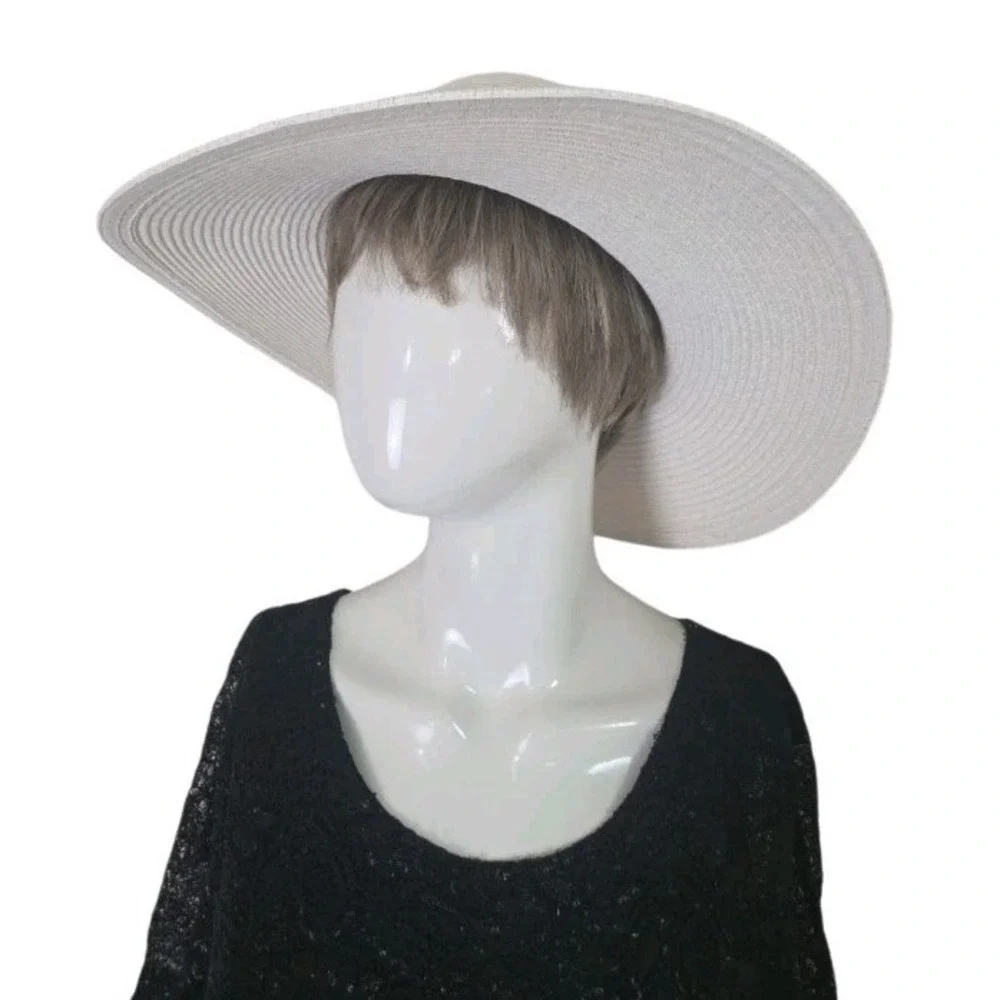 Scala Pronto Wide Brim Hat White Silver‎ Rhinestone OS Beach Vacation Resort