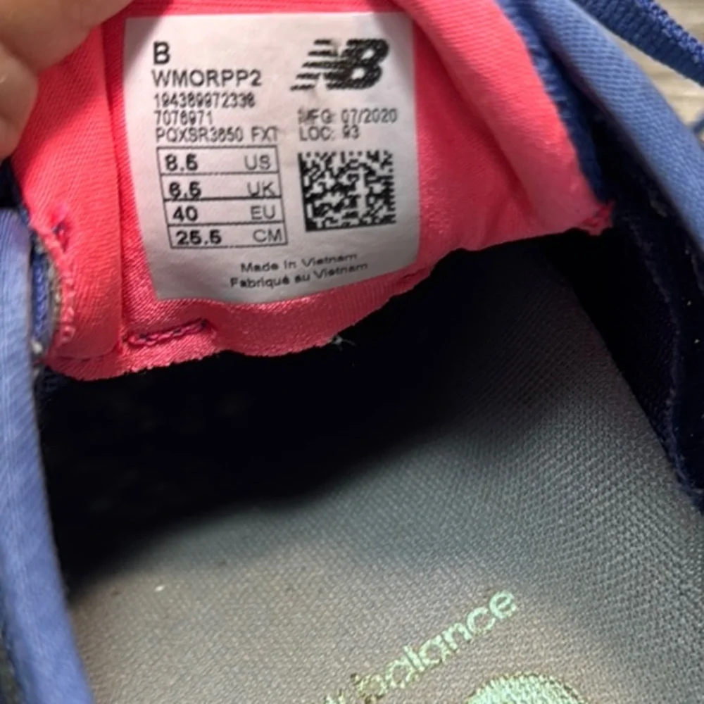 New Balance navy running
