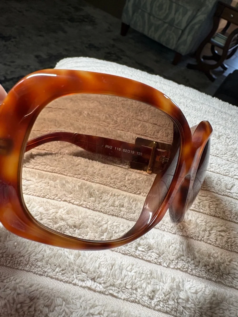 Roger Vivier oversized 62