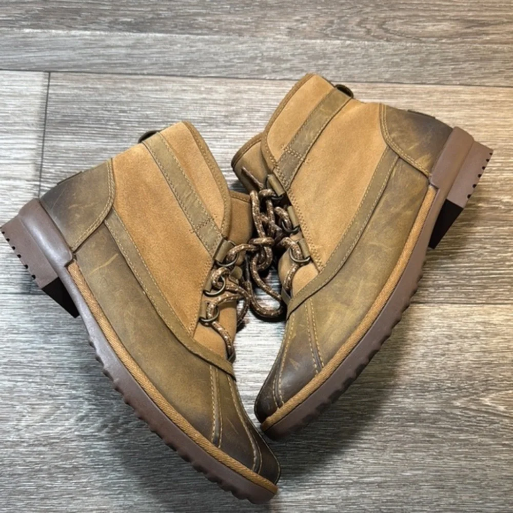 UGG tan leather snow boots woman’s size 10 (b170)