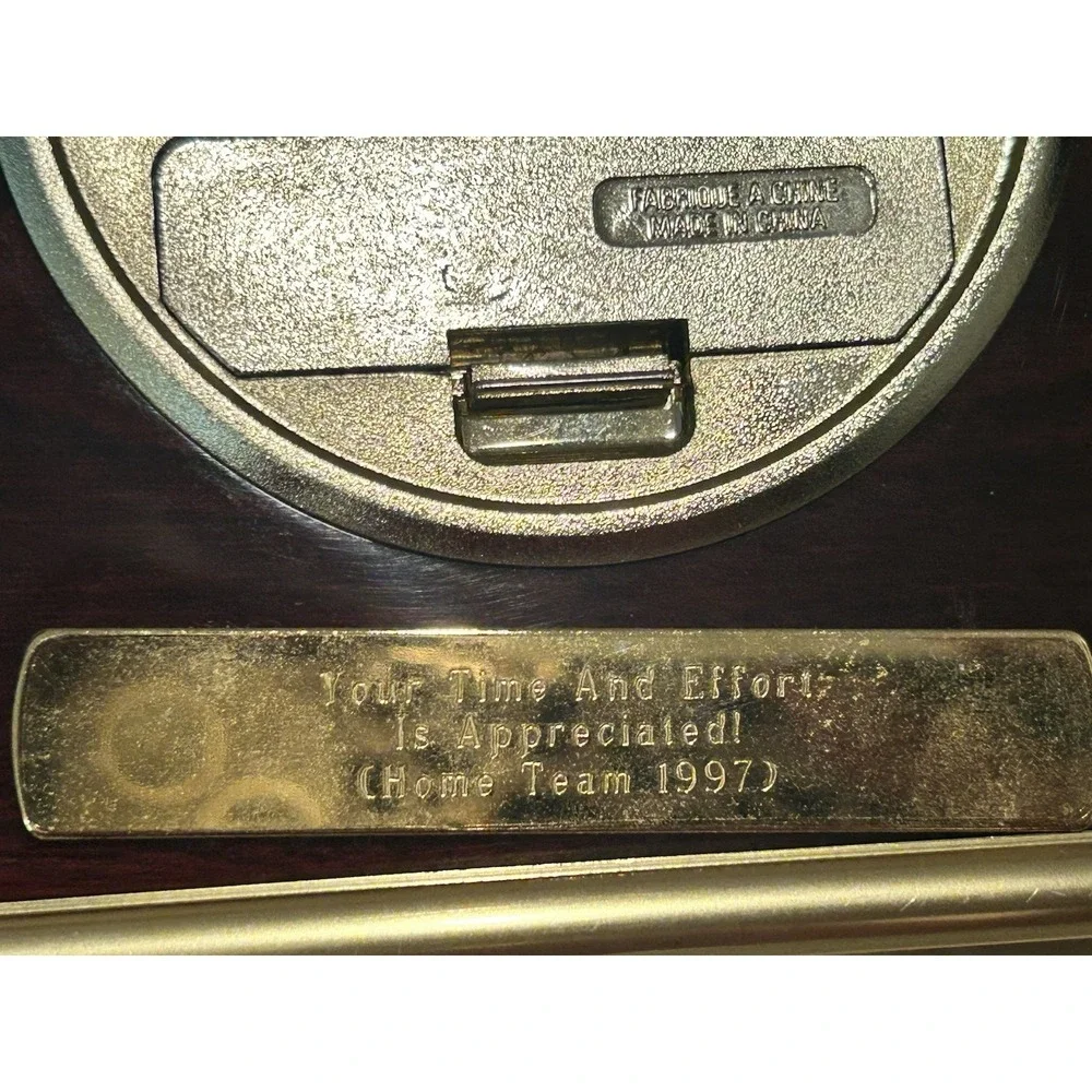 Vintage‎ Cherry Wood Grain Danbury Mantel Clock with Gold Tone Accents