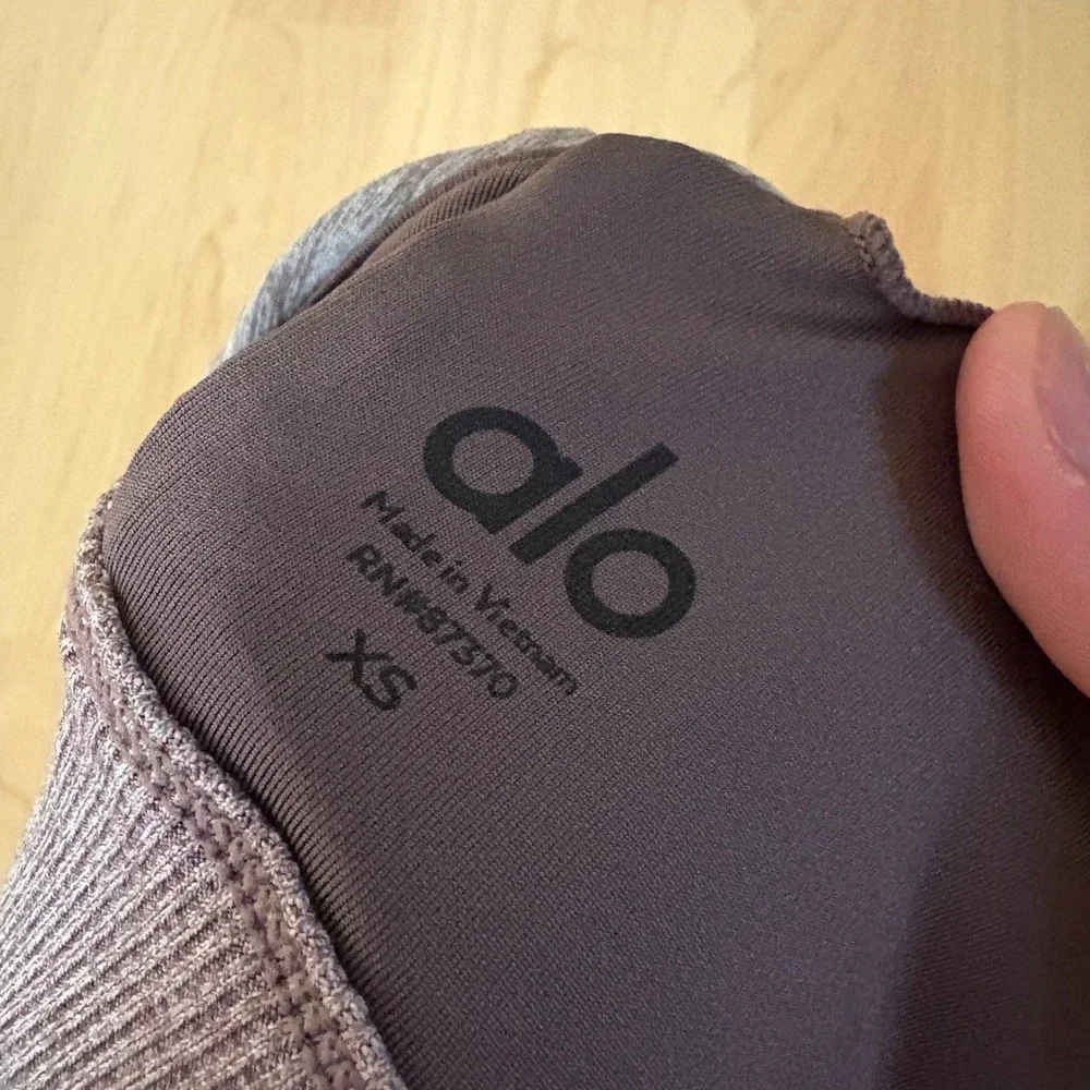 ALO Yoga Alosoft Lavish Sport Bra Grey/ Purple Size Extra‎ Small