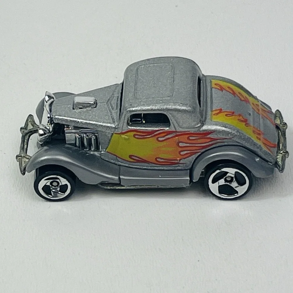 Hot Wheels please see