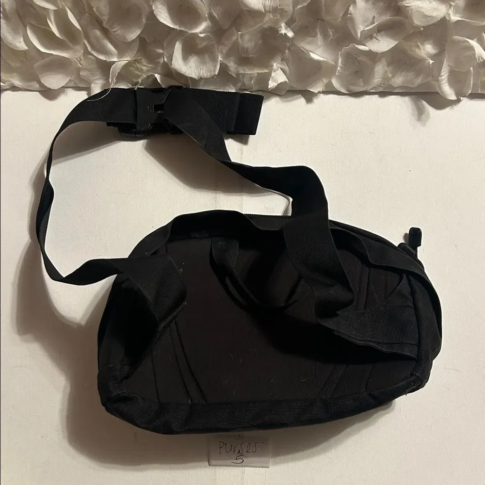 The North Face sleek belt
