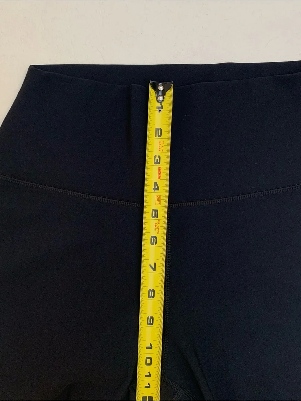 ALO Yoga sleek black