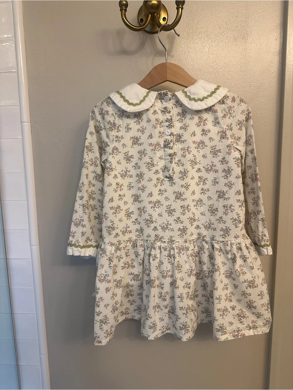 Petite moss charming cream
