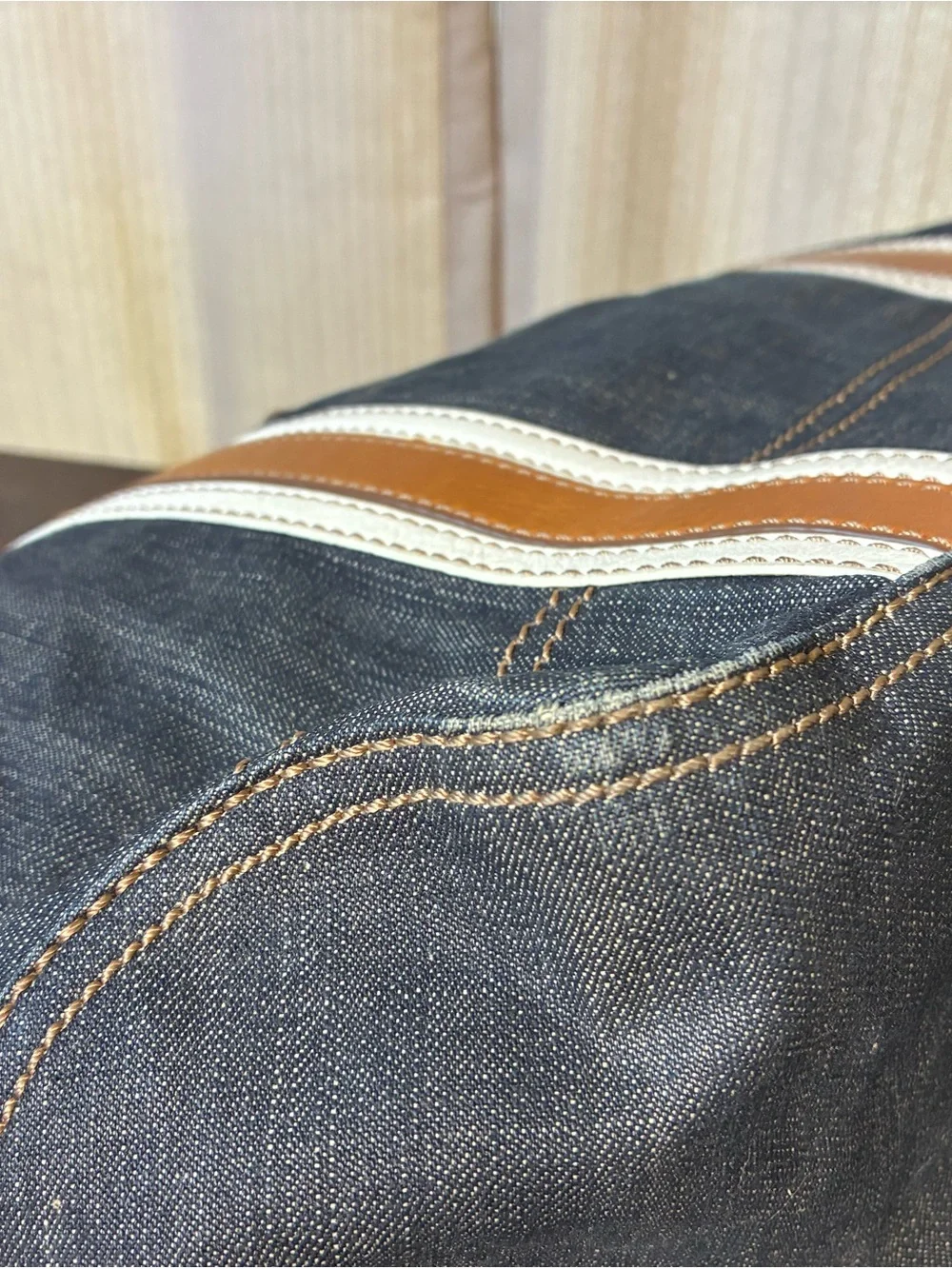Burberry duffel black