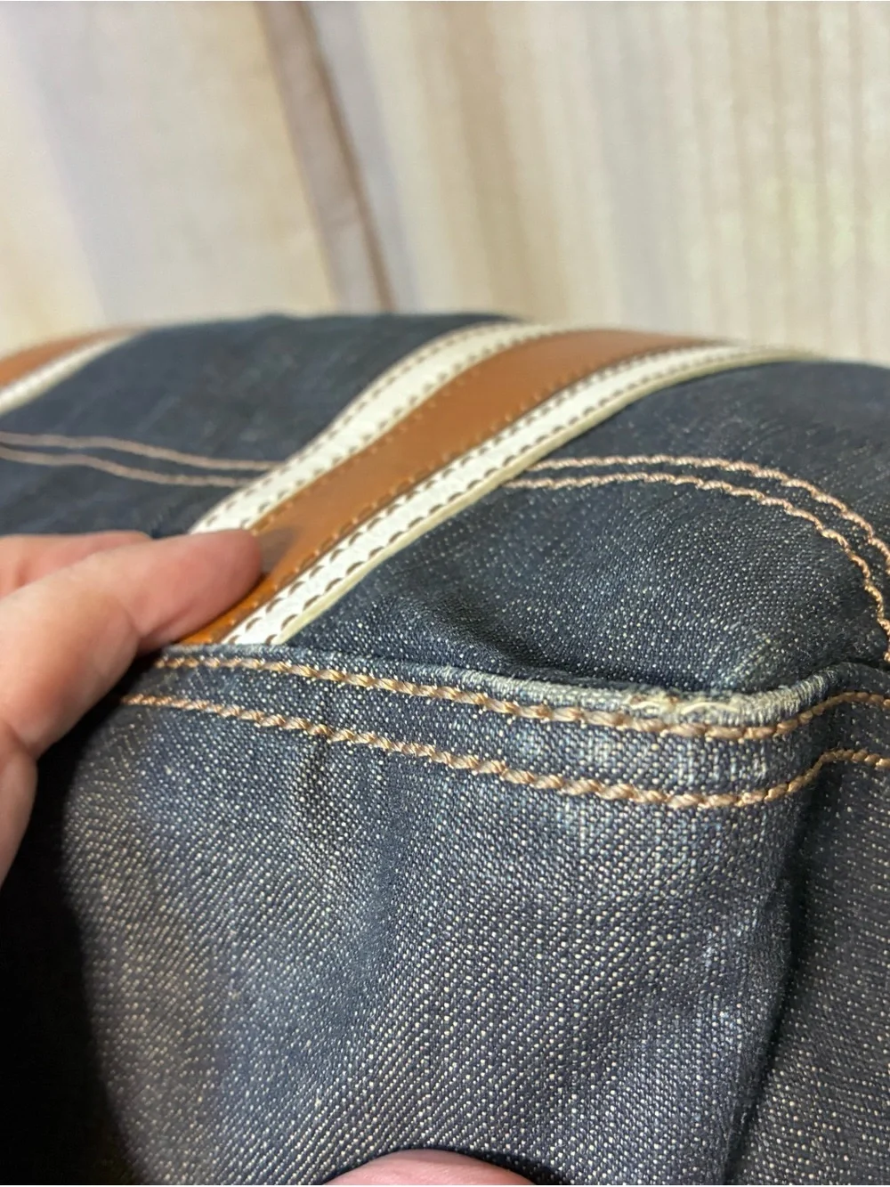 Burberry duffel black