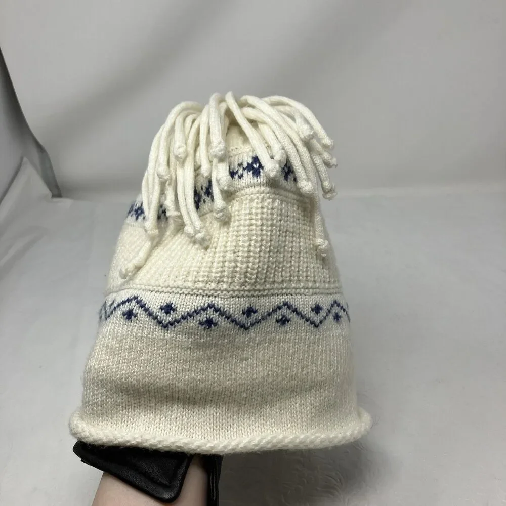 Unbranded hand knit