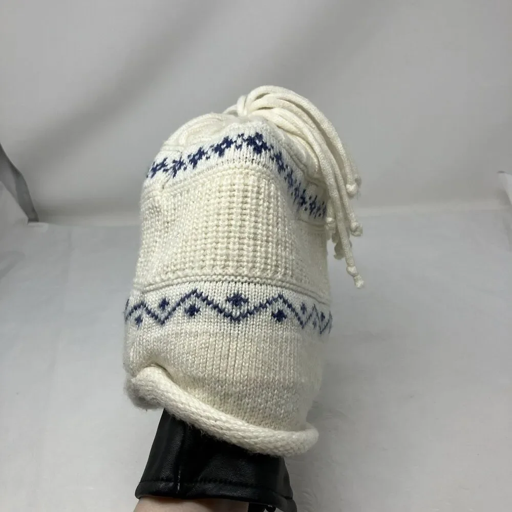 Unbranded hand knit
