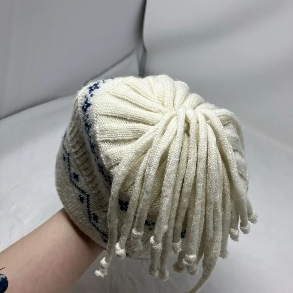 Unbranded hand knit