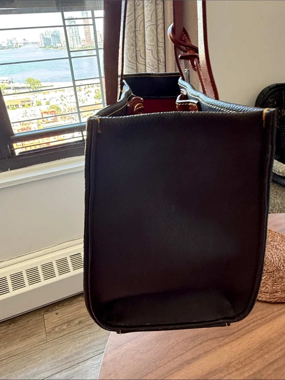 Dooney & Bourke structured dooney