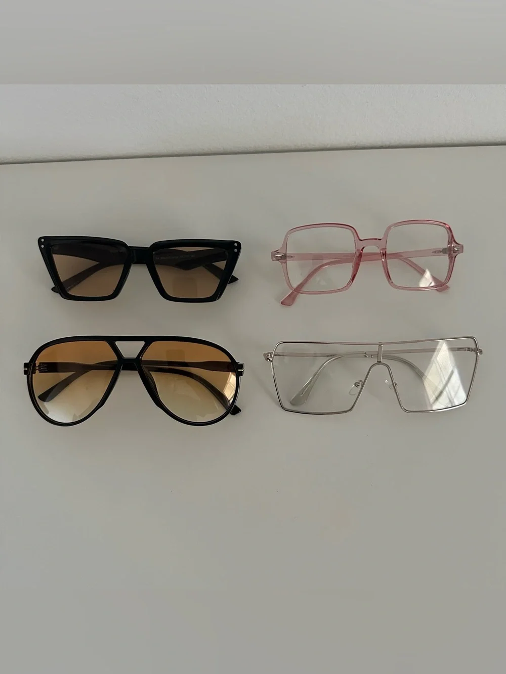 N/A assorted sunglasses