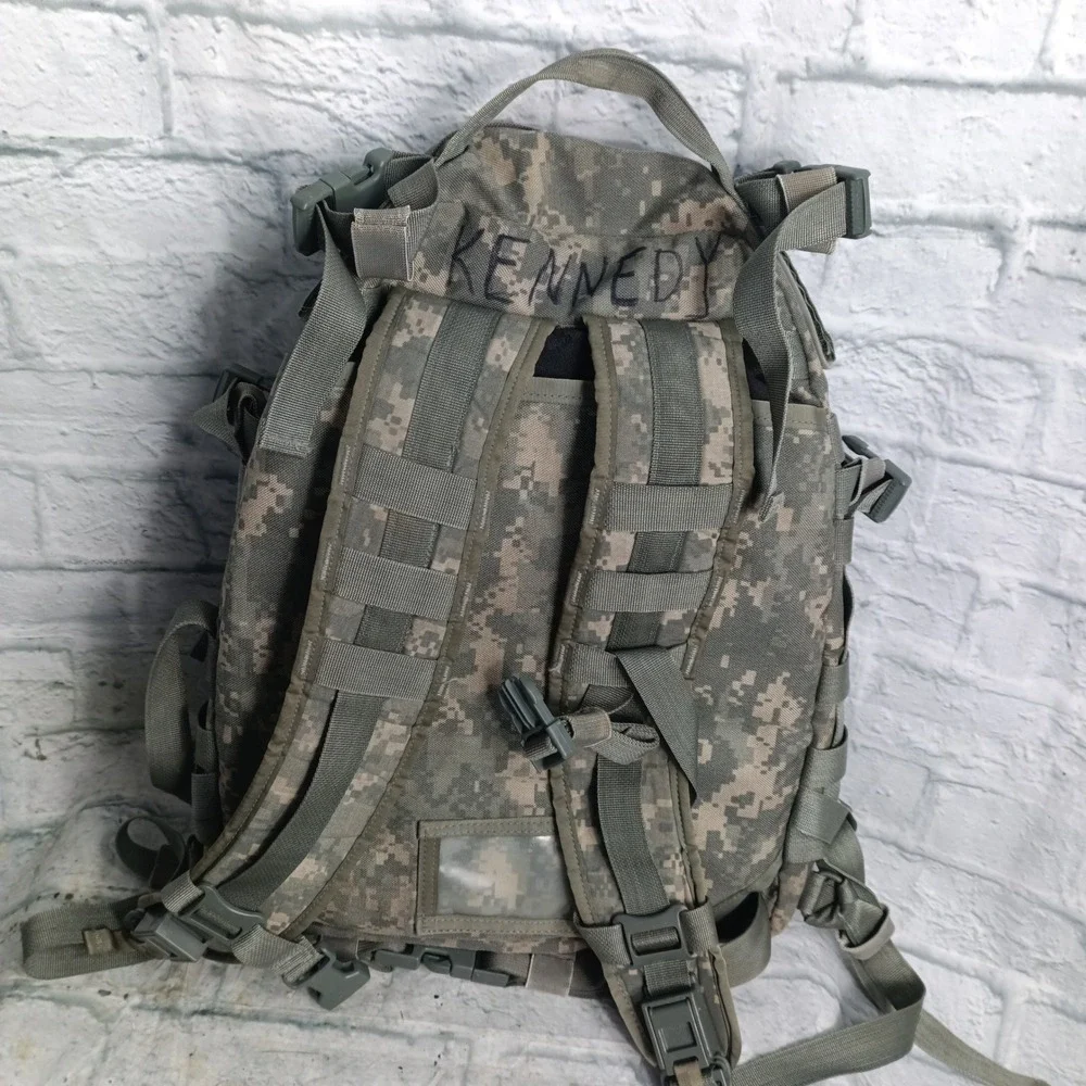 Military Issue zippers points