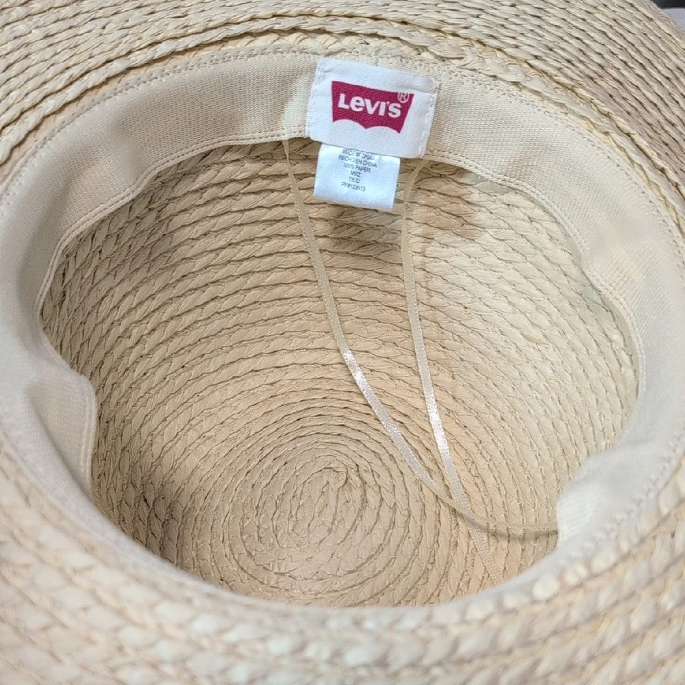 Levis stylish straw
