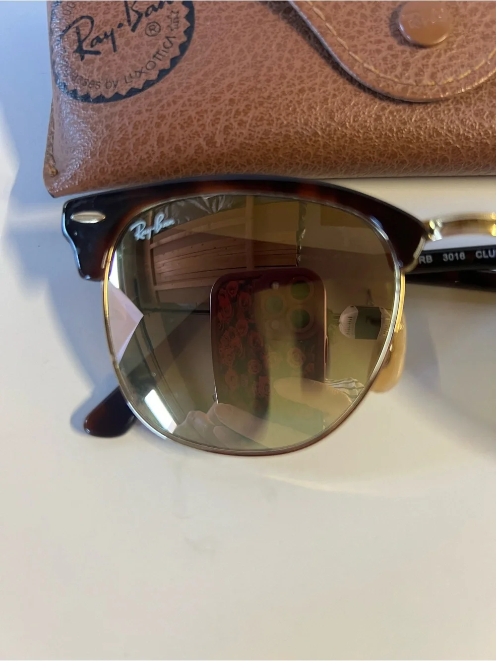 Ray-Ban iconic ray