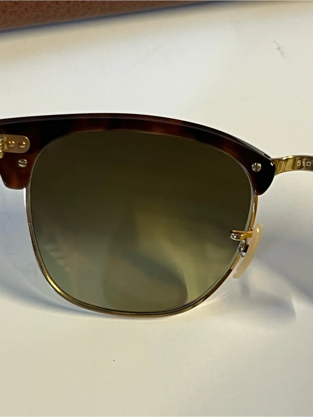Ray-Ban iconic ray