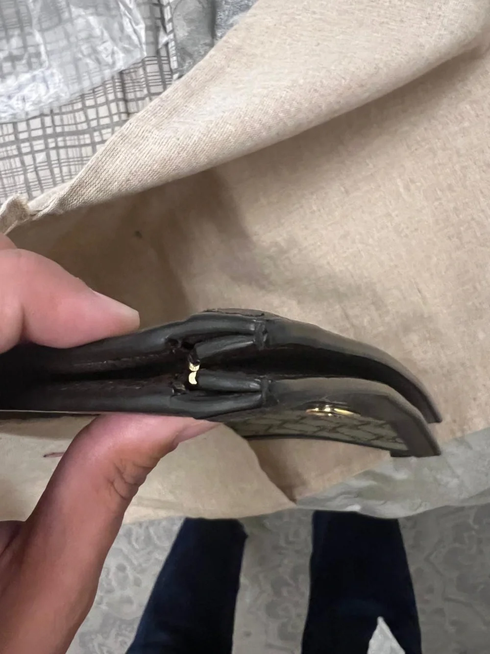 Gucci pouch signature