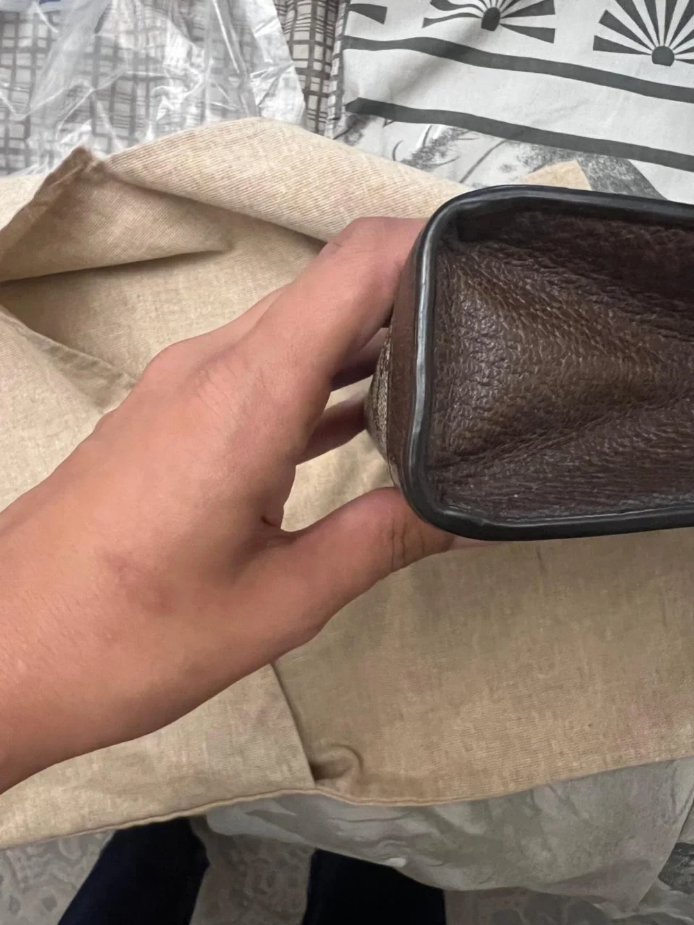 Gucci pouch signature