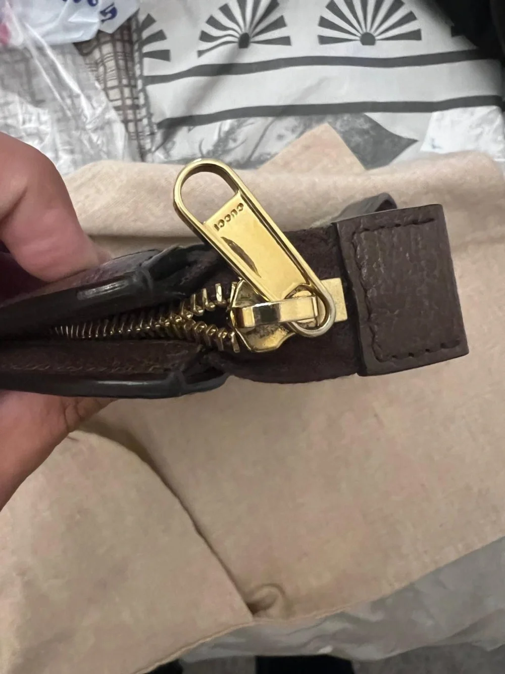 Gucci pouch signature