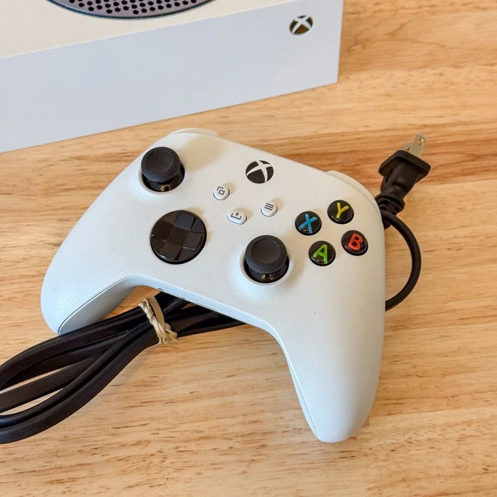 Microsoft Xbox Series S 500GB Console Robot White with Rechargeable Controller