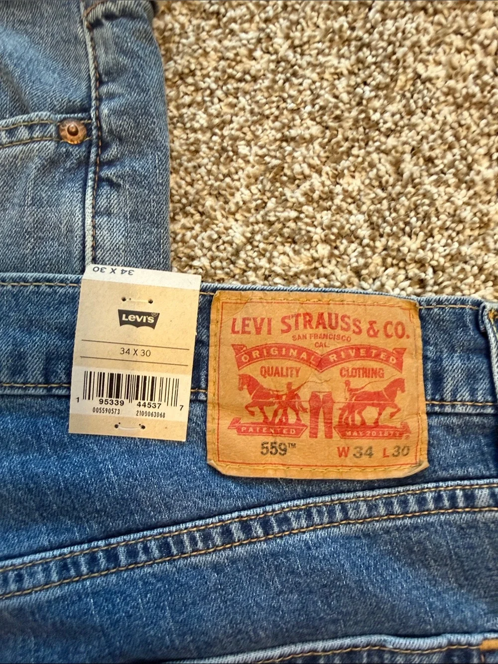 Levis durable leg