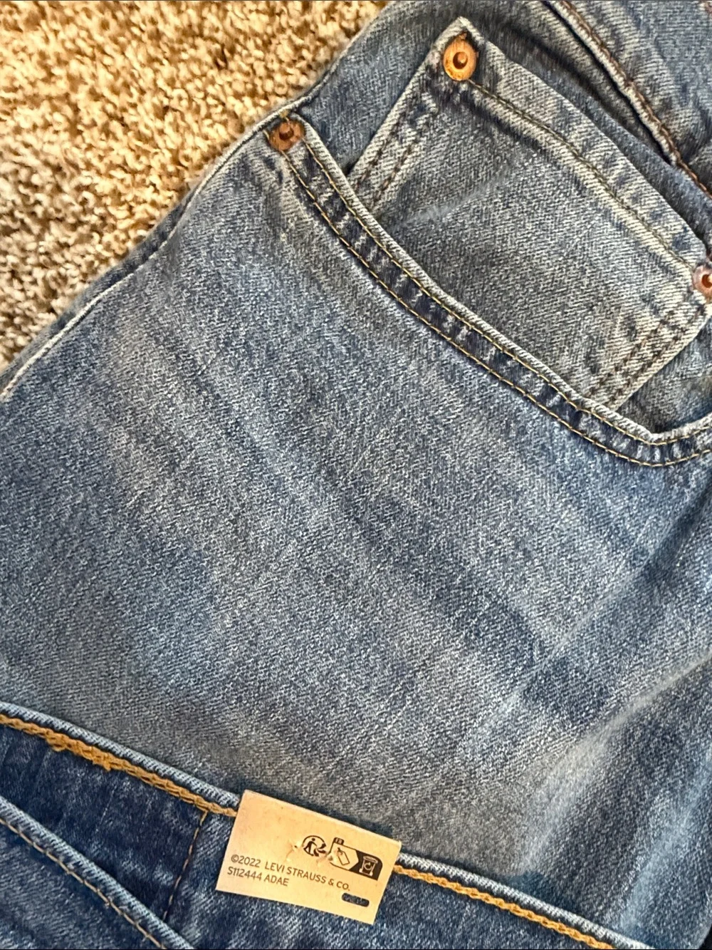 Levis straight everyday look