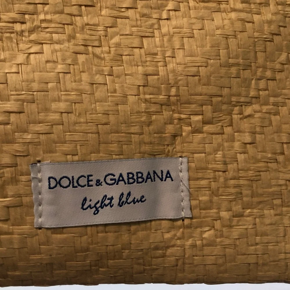 Dolce & Gabbana magnetic snap