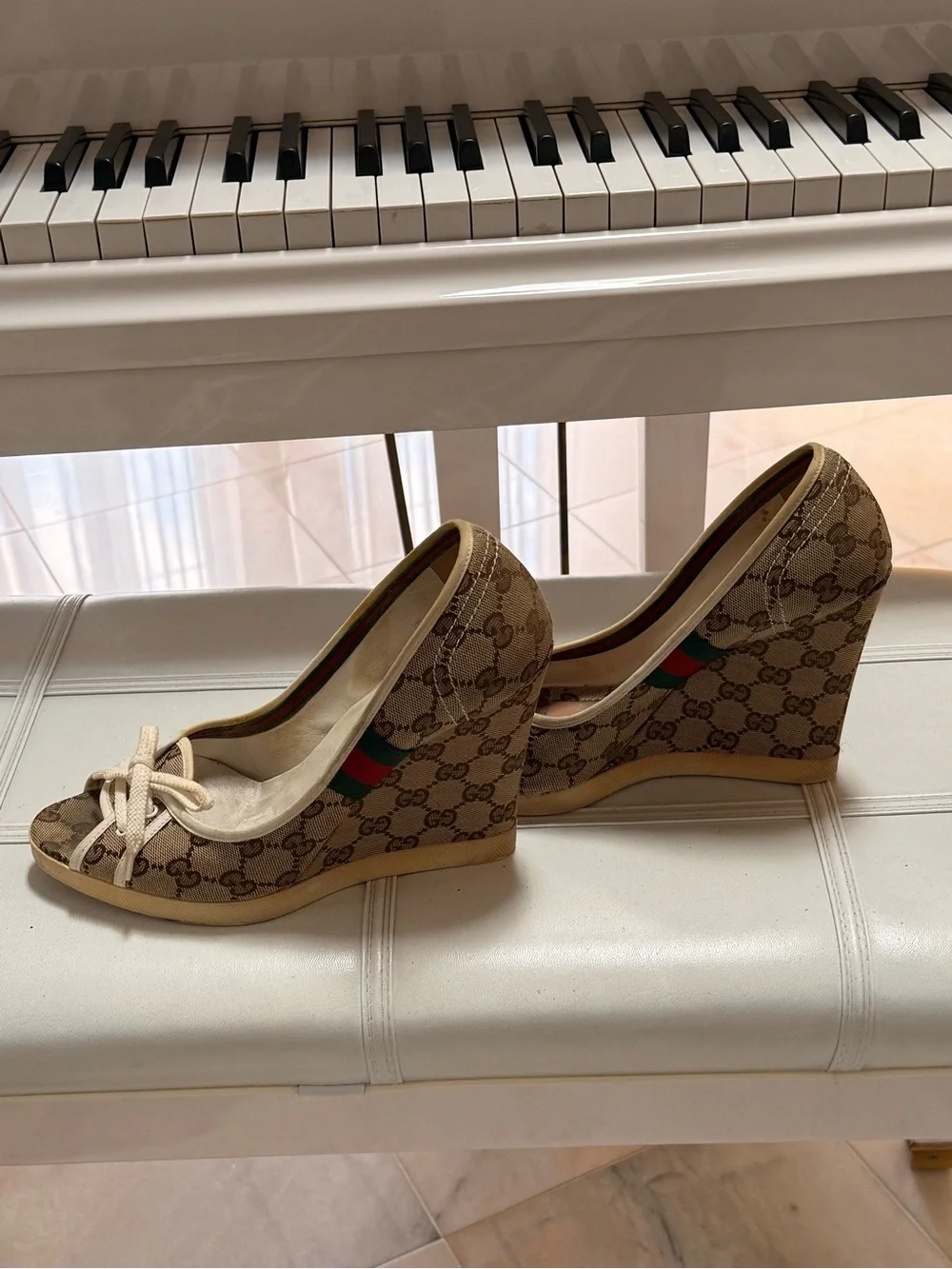 Gucci classic monogram