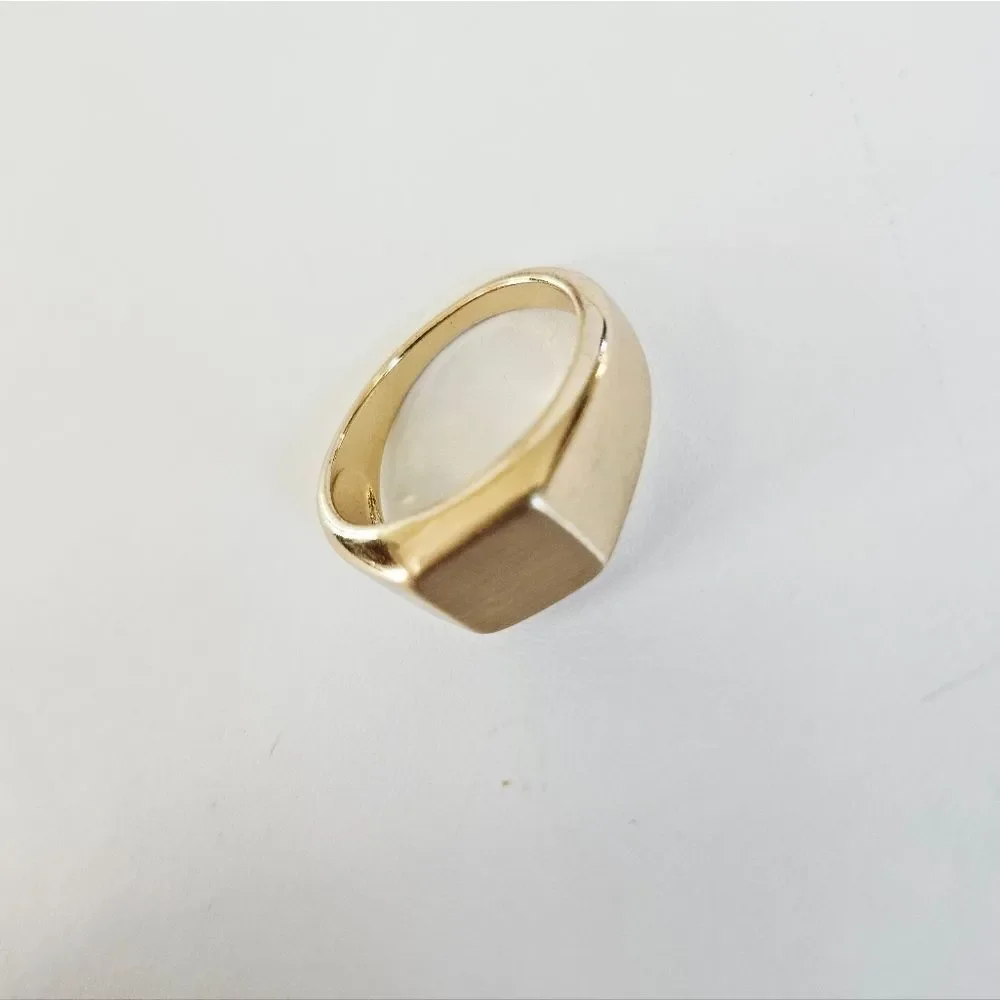 N/A minimalist polished