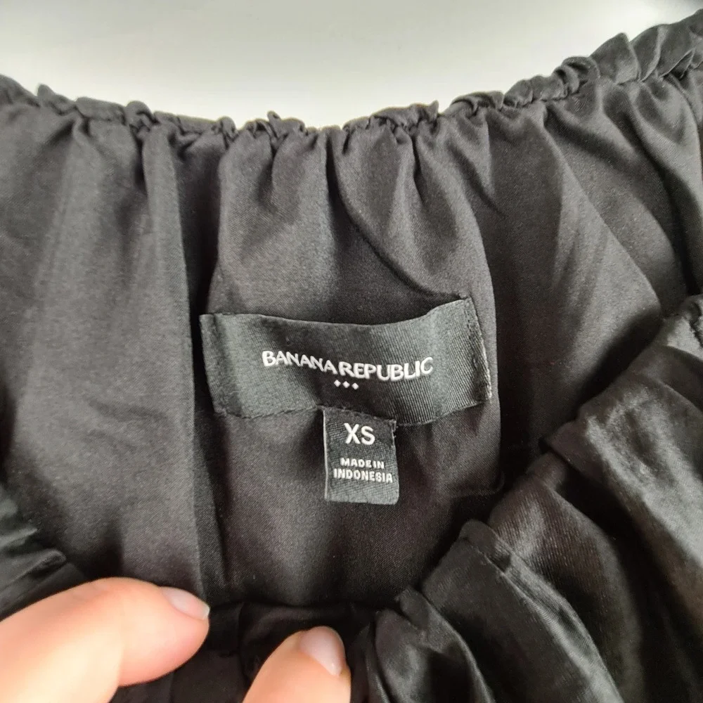 Banana Republic brand banana