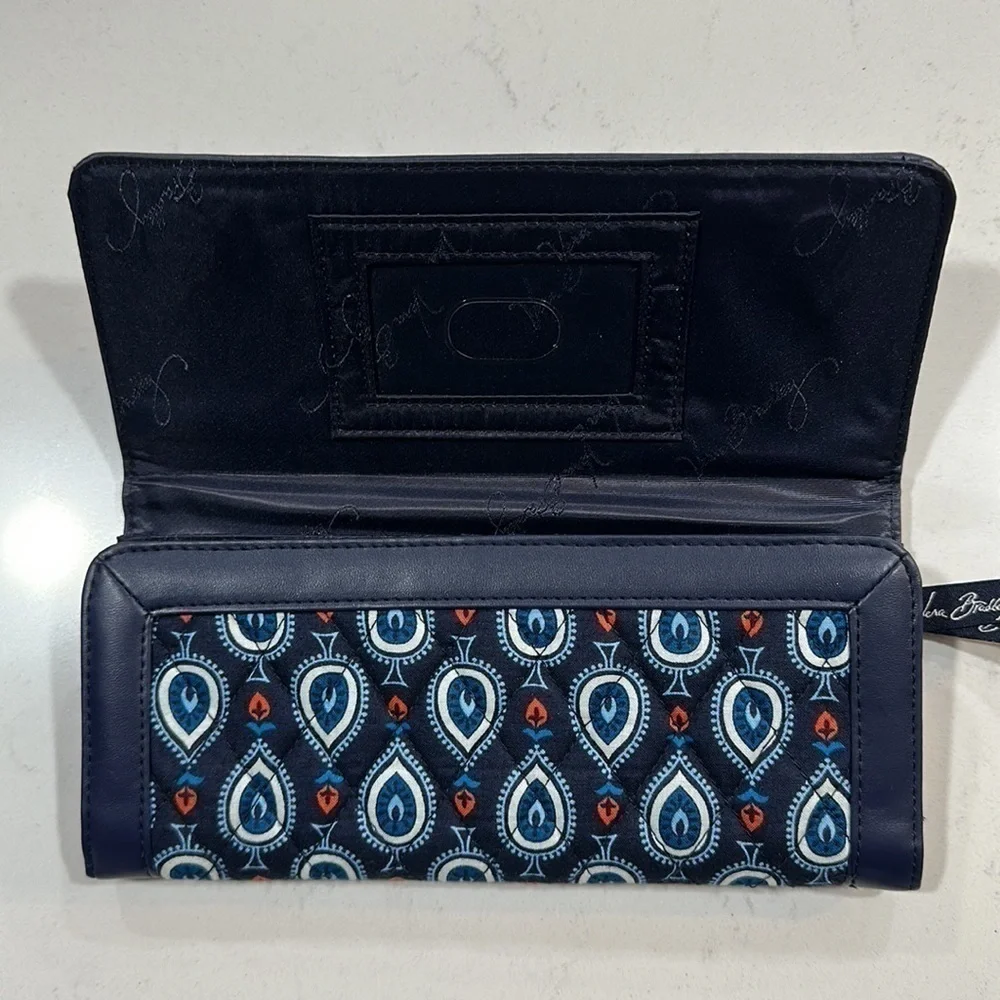 Vera Bradley signature quilting