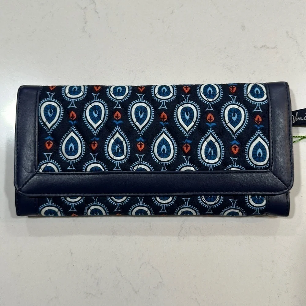 Vera Bradley signature quilting