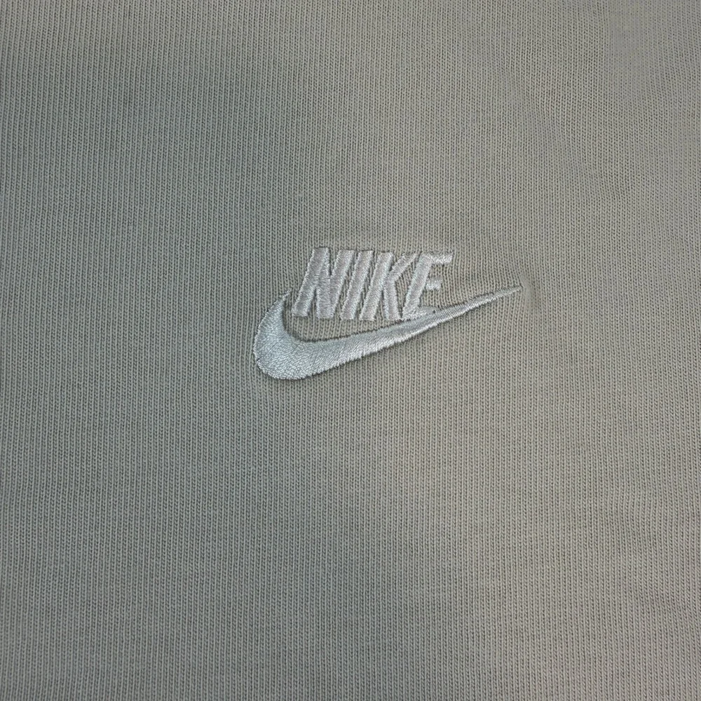 Nike sportswear essential