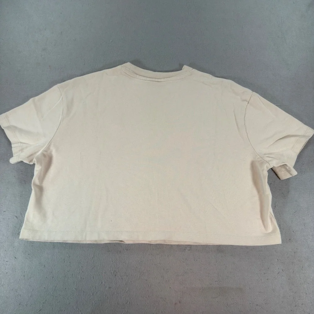 Nike sportswear essential