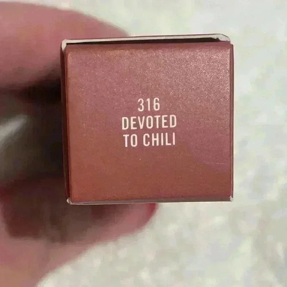 MAC Cosmetics lipstick warm moisture