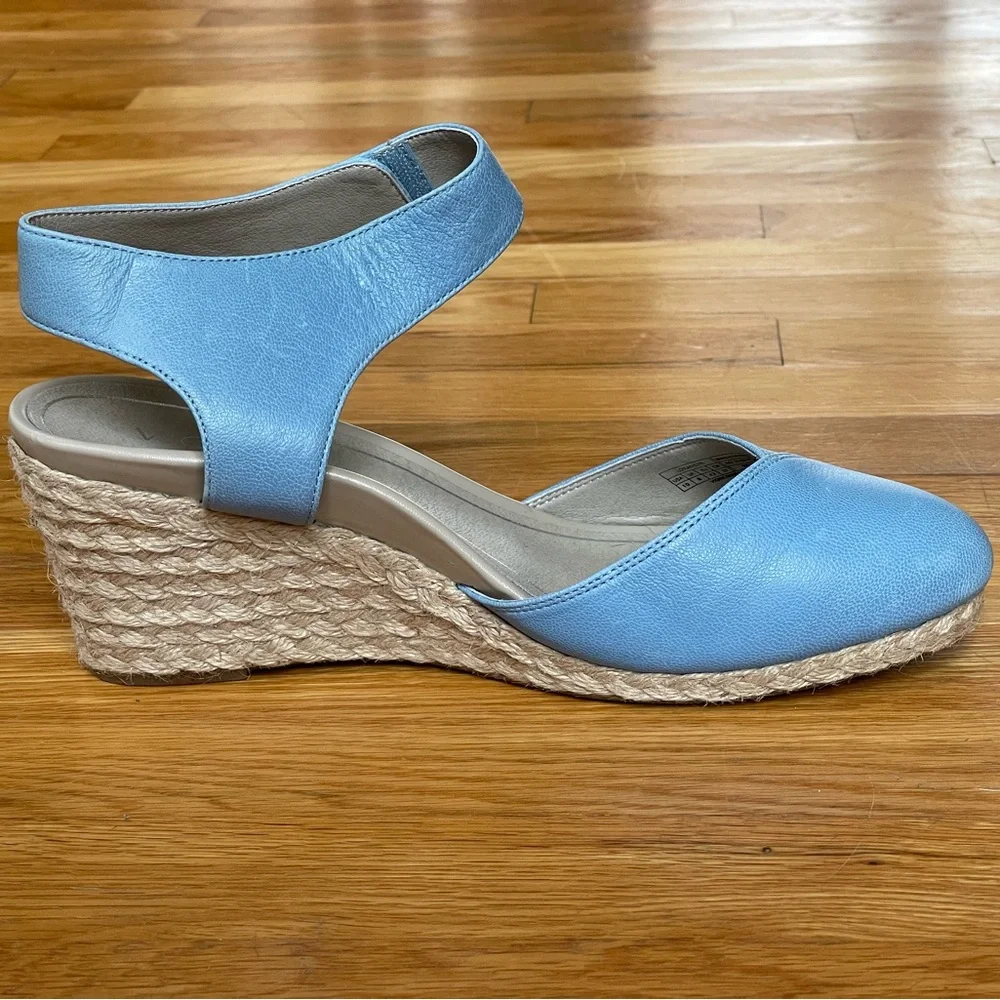 Vionic women wedge