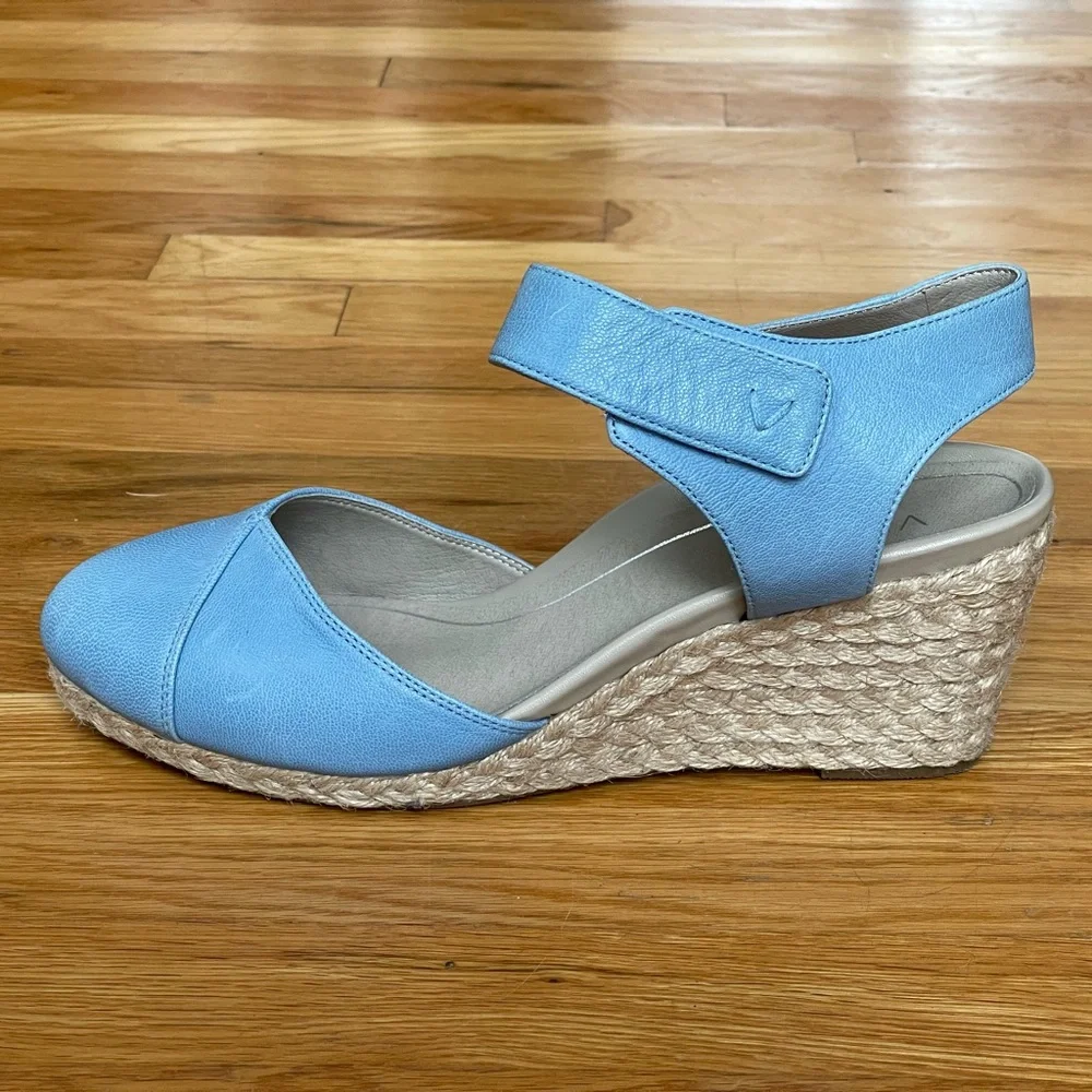 Vionic women wedge