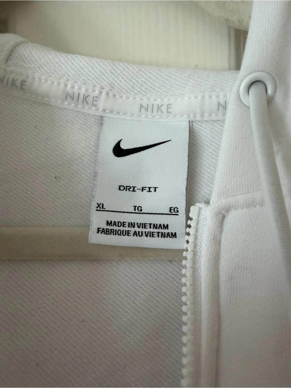 Nike white closure