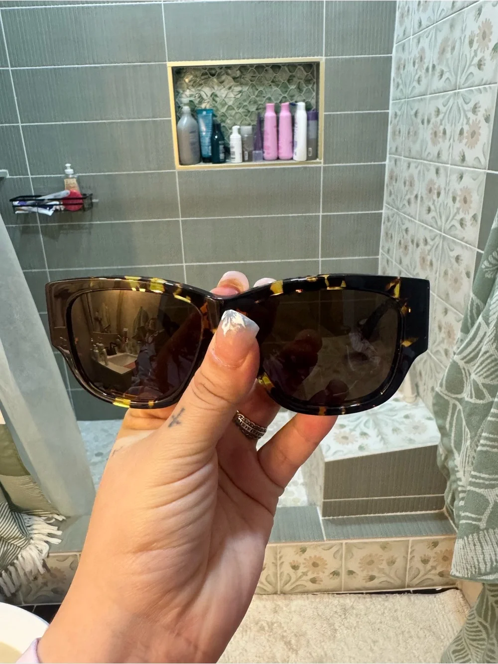 Bottega Veneta strong tortoiseshell