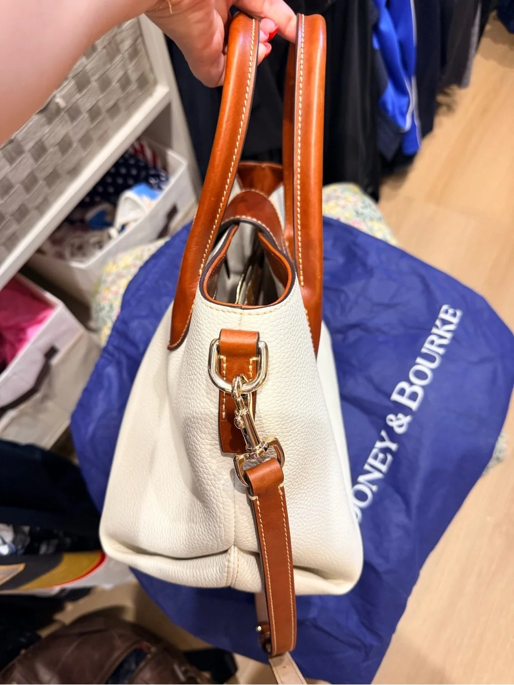 Dooney & Bourke elegant dooney
